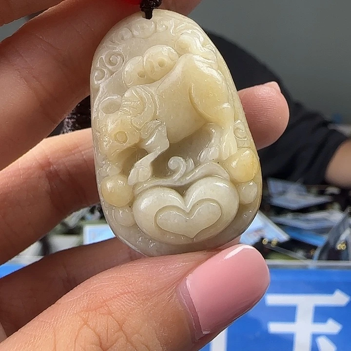 颈饰未镶嵌和田玉