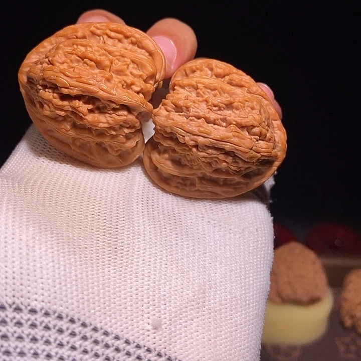 @***哥吊坠文玩核桃38密文