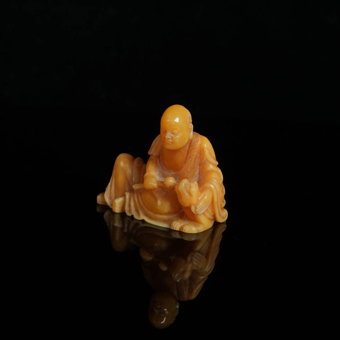 DY-C694寿山 田黄石 罗汉 摆件 44*25*38mm33.54g