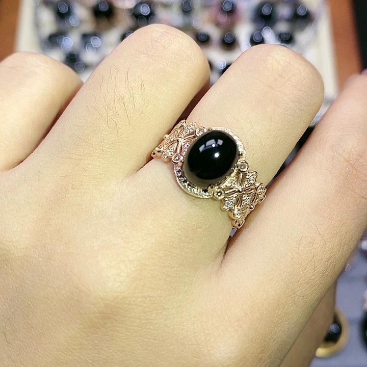 18K金镶嵌戒指翡翠蛋面