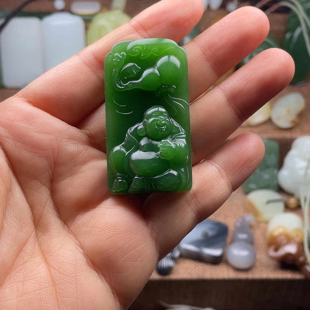 啦***啦和田玉（碧玉）未镶嵌颈饰