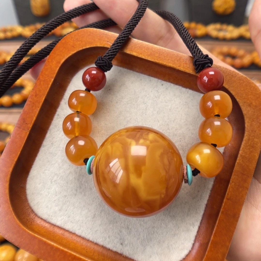 蜜蜡未镶嵌颈饰蜜蜡