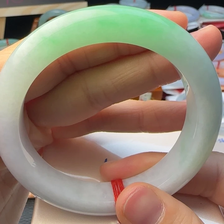 未镶嵌手镯翡翠翡翠手镯