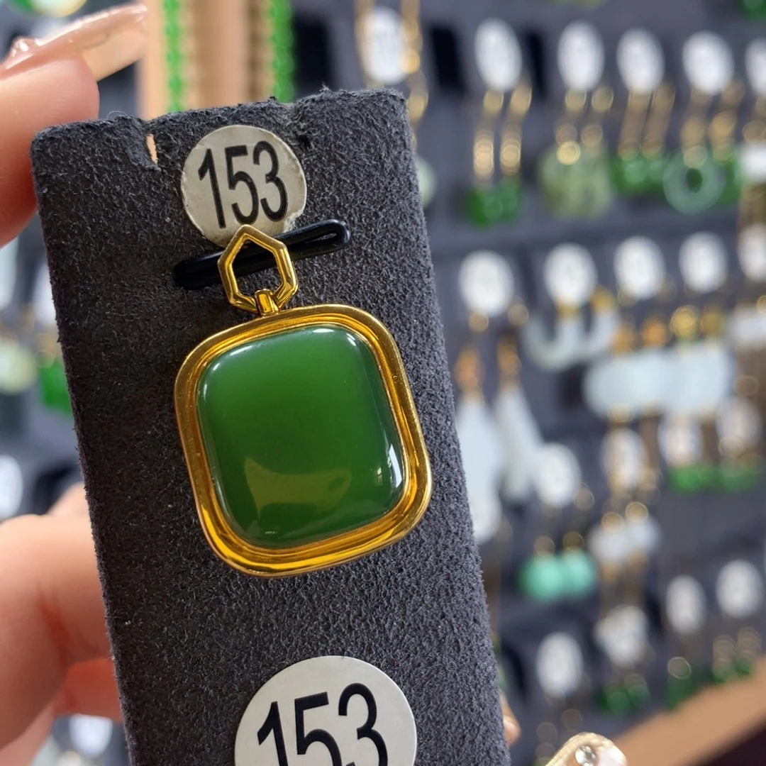 和田玉吊坠18K金镶嵌@****?