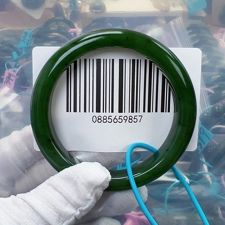 和田玉未镶嵌手镯微瑕5758