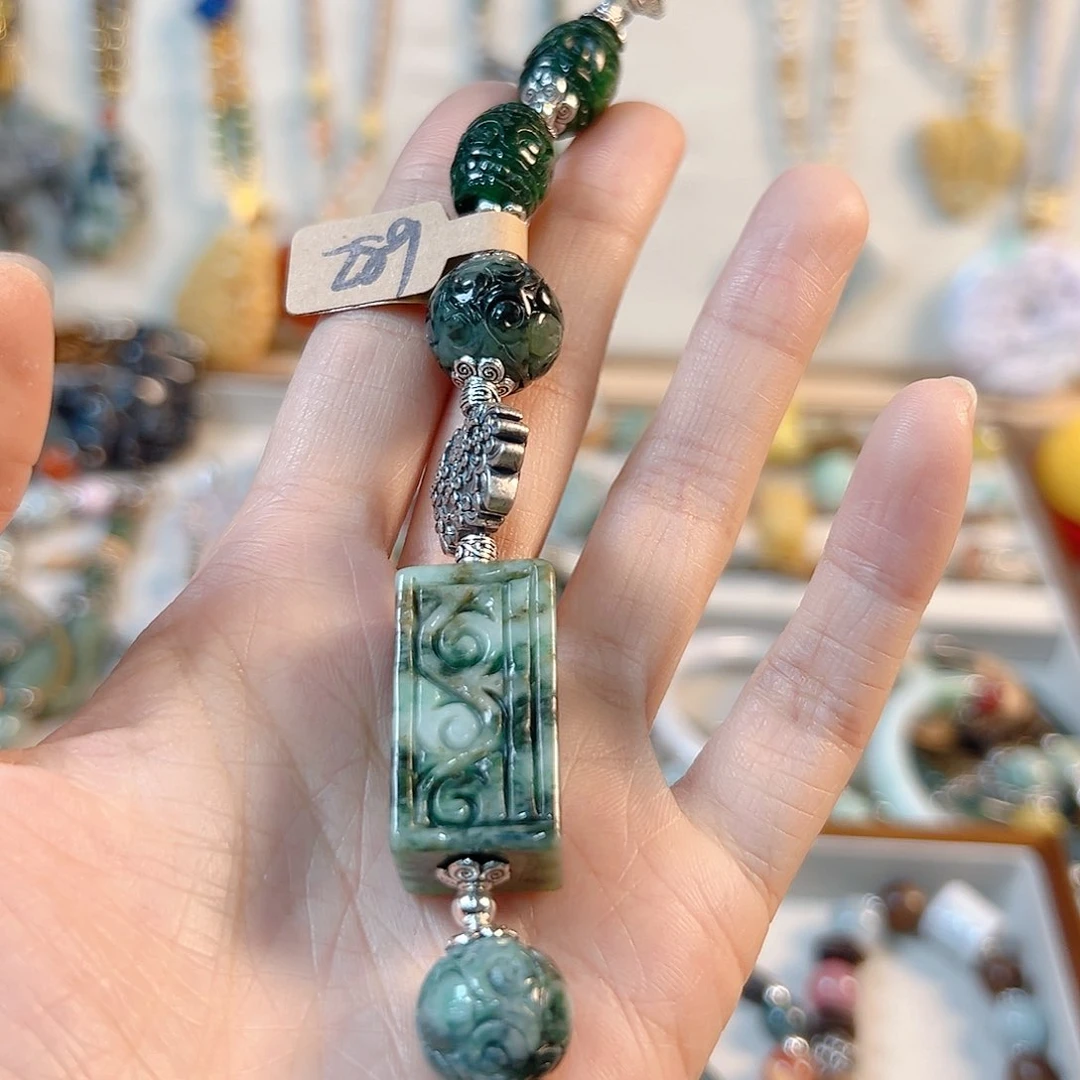 翡翠手链未镶嵌蒙*嘟