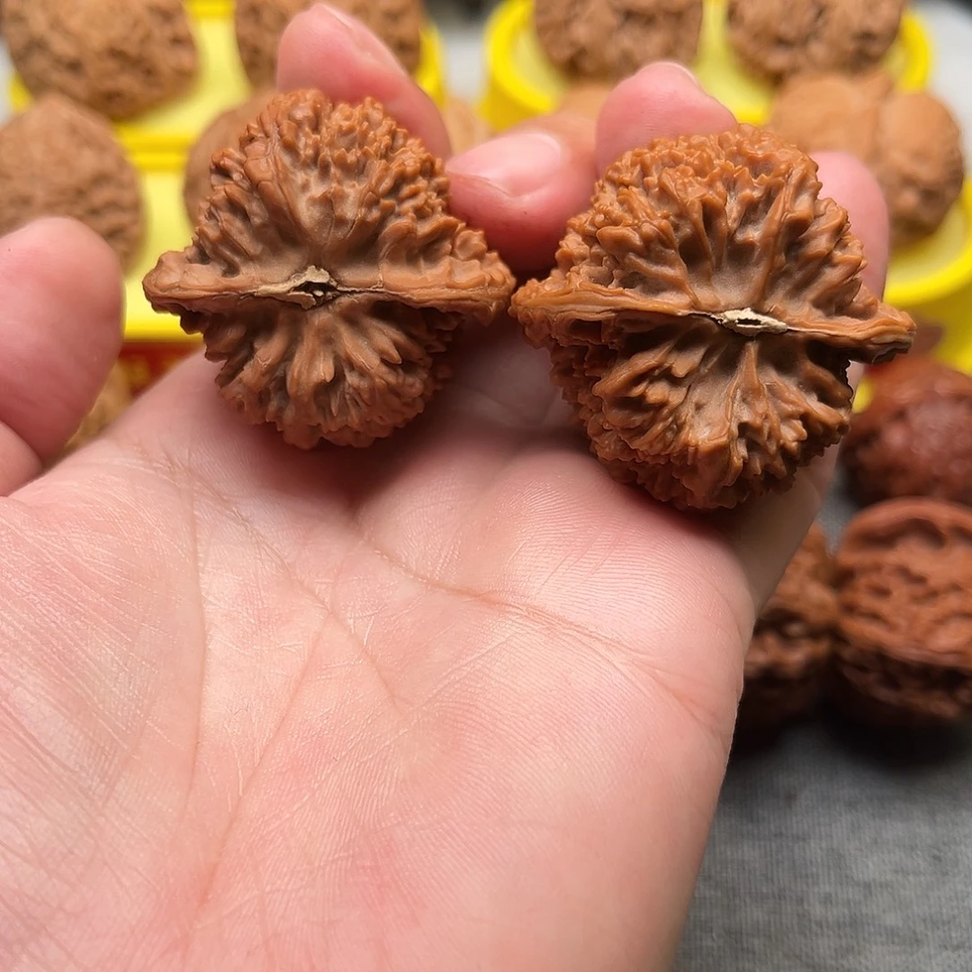 需***素猴头核桃吊坠满天星