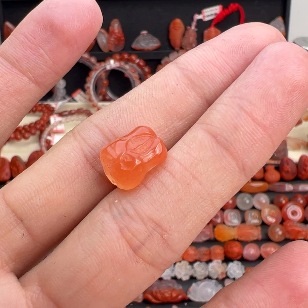 南红玛瑙未镶嵌颈饰白菜