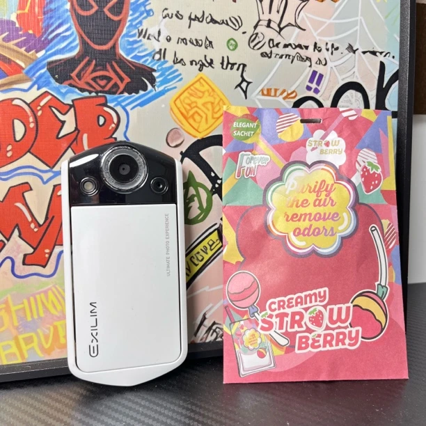 8新  卡西欧tr300 网红款可以自拍 瑕疵成色如图 有配件