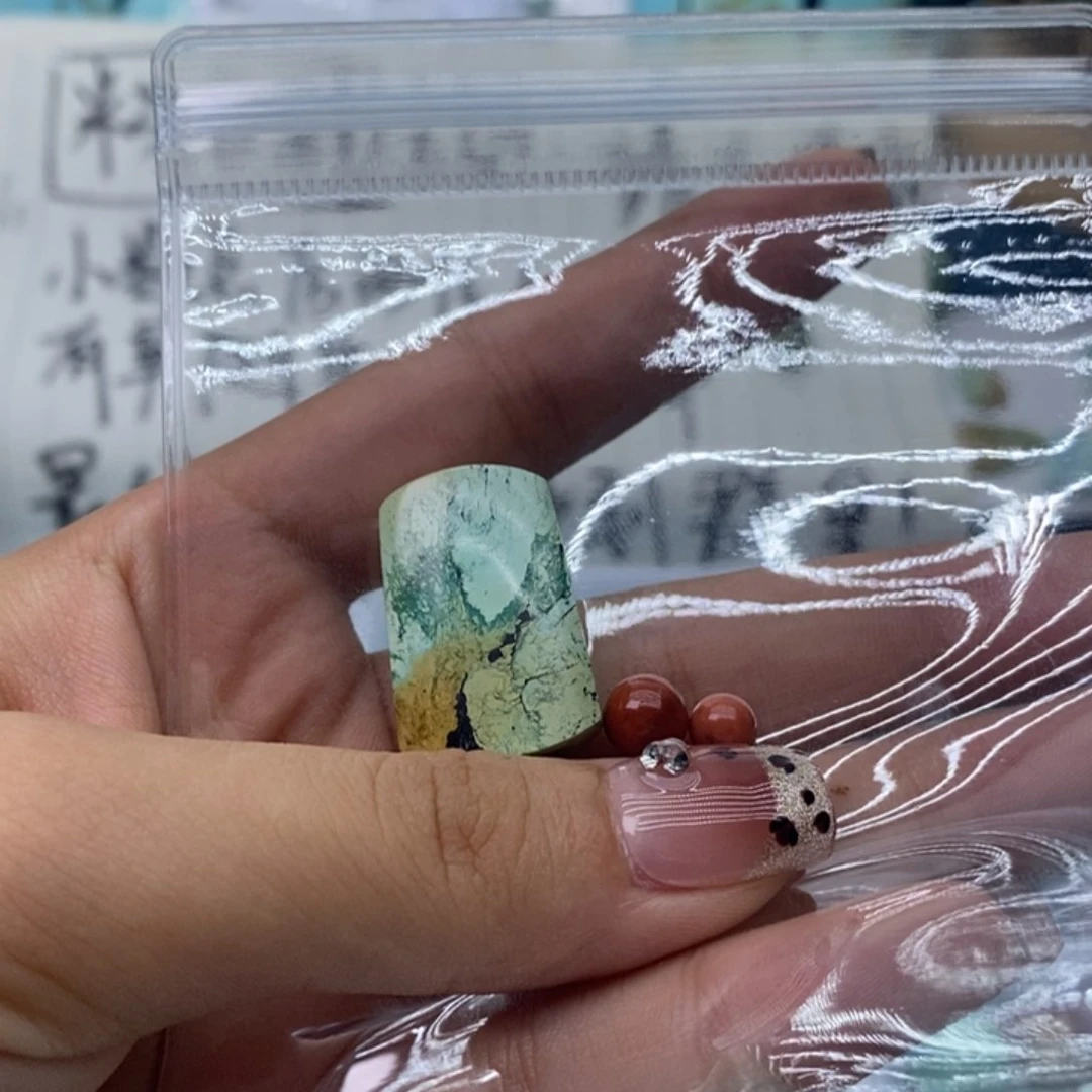 小***事南红玛瑙未镶嵌珠宝奇石