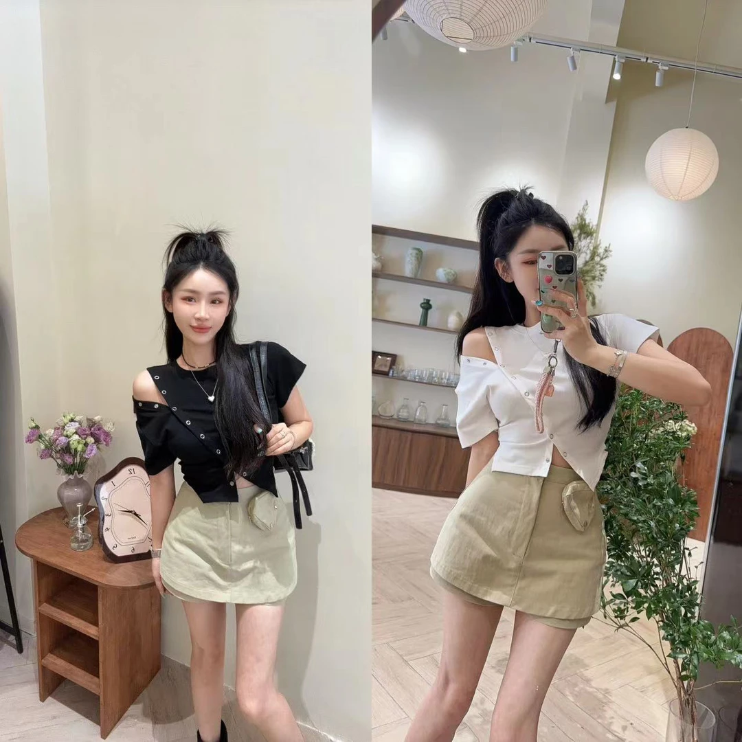 LIN-【辣妹天后】泡菜同款斜扣可露肩T➕卡其腰包短裙裤