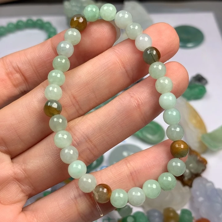 翡翠未镶嵌颈饰五**。