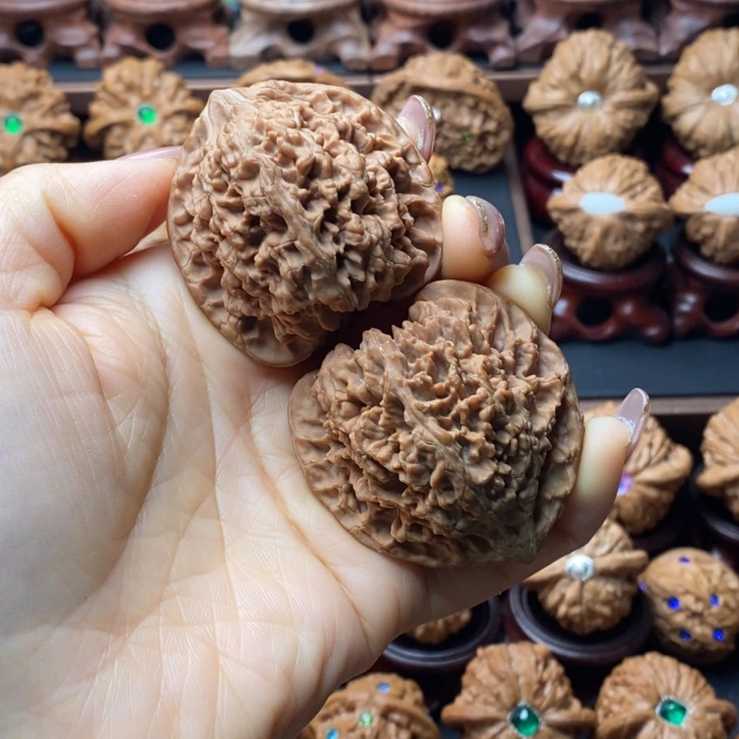 钱***我文玩核桃吊坠满天星