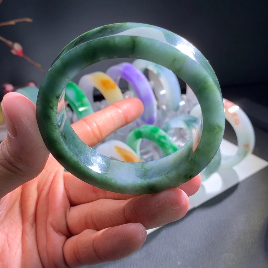 定制翡翠未镶嵌手镯