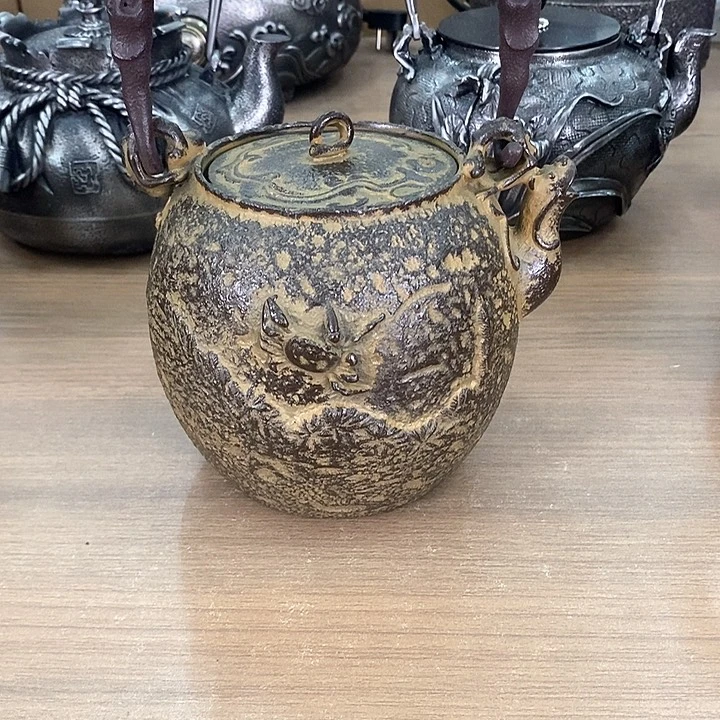 1螃蟹兽嘴砂铁壶1200毫升纯手工打造