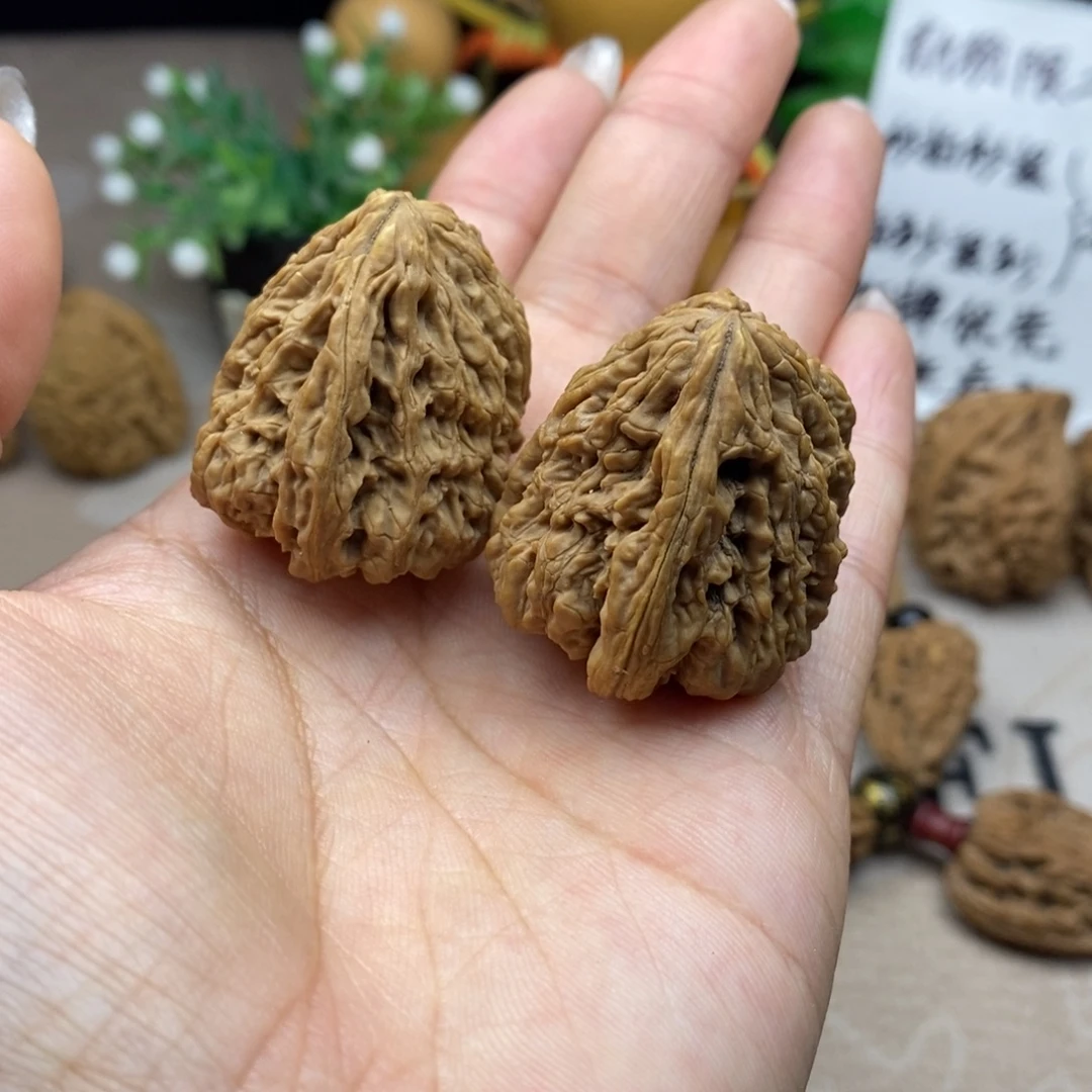 吊坠文玩核桃尖有黄