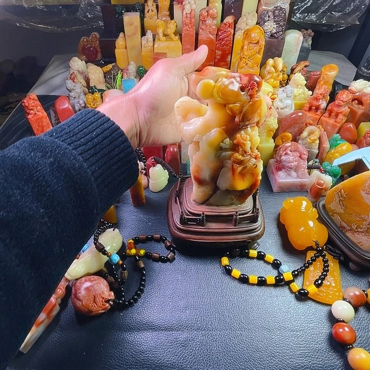 寿山石刘****n老坑3彩芙蓉，福利价！