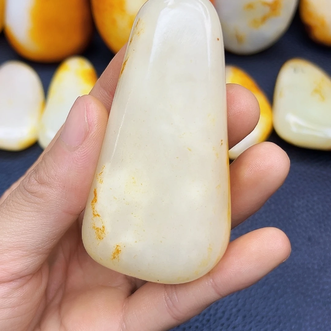 和田玉未镶嵌珠宝奇石