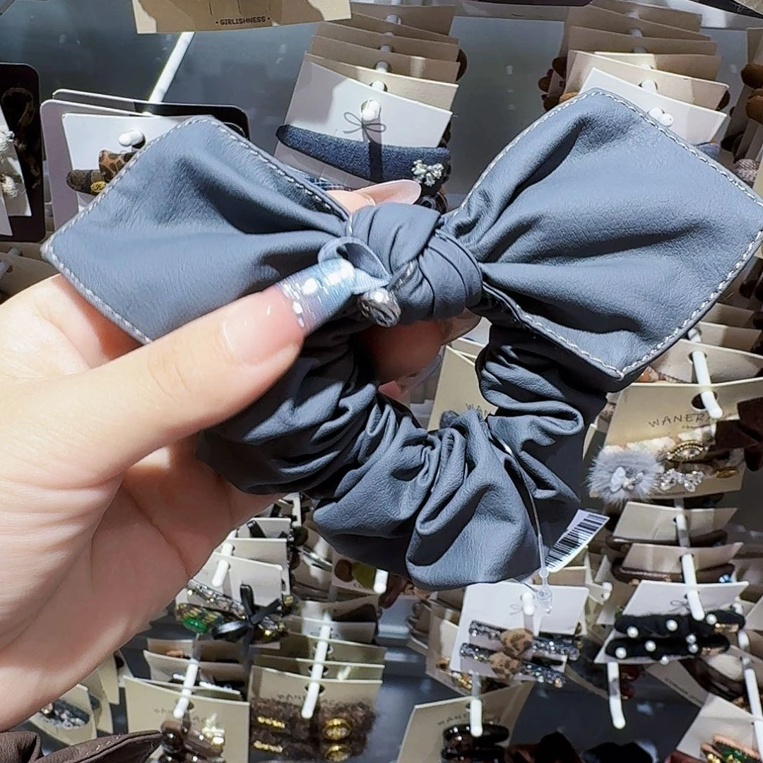 布艺非金属灰色皮发圈