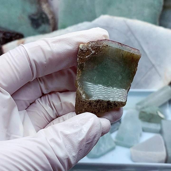 翡翠颈饰未镶嵌缅甸翡翠A货边角