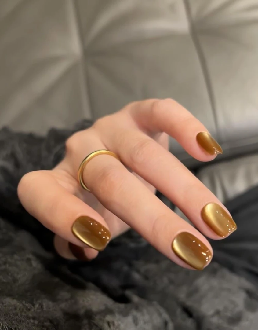 财源滚滚纯手工穿戴甲猫眼爆款金色显白美甲甲片短款穿戴甲猫眼