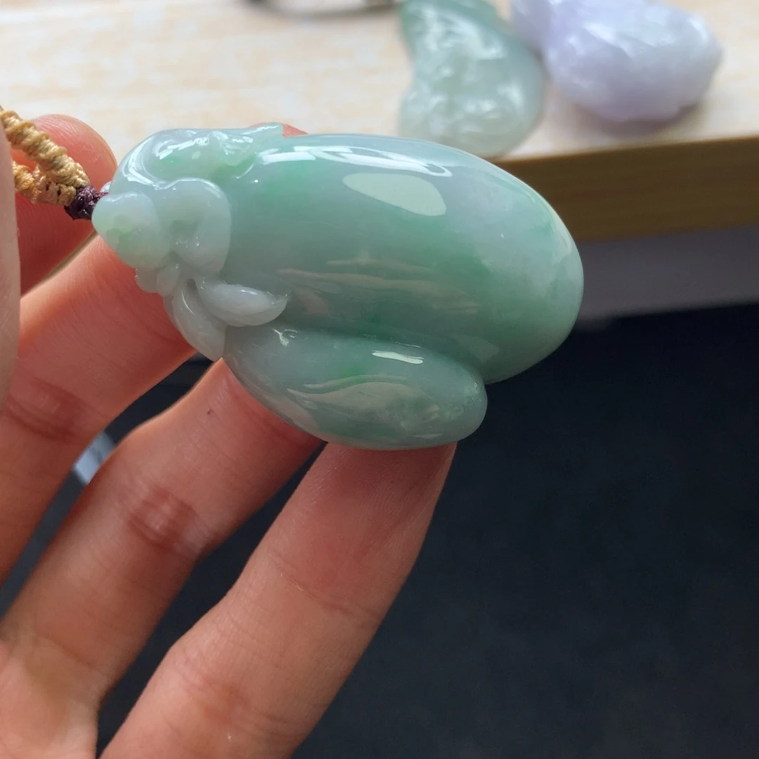 翡翠未镶嵌颈饰吊坠