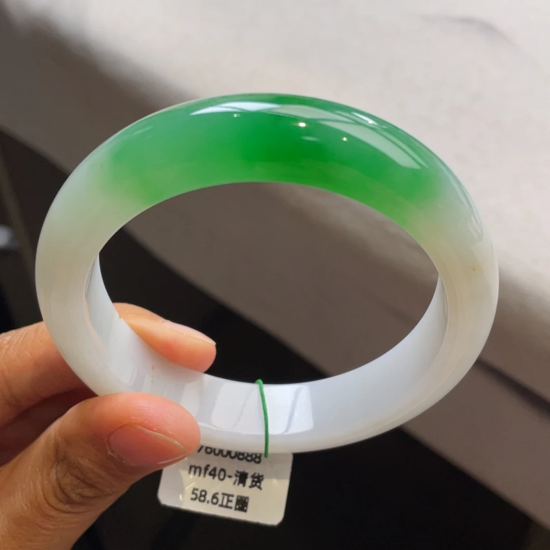翡翠未镶嵌手镯白底青手镯【强推】