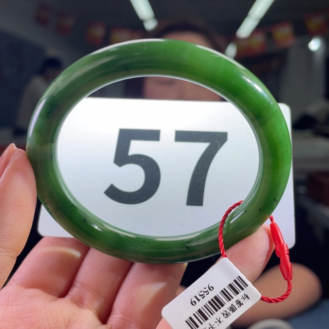 和田玉未镶嵌手镯微瑕