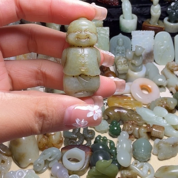 和田玉（糖玉）未镶嵌颈饰