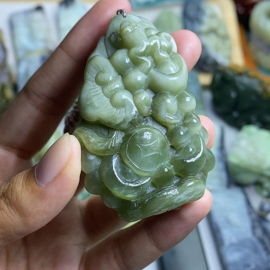 颈饰未镶嵌和田玉龙**下