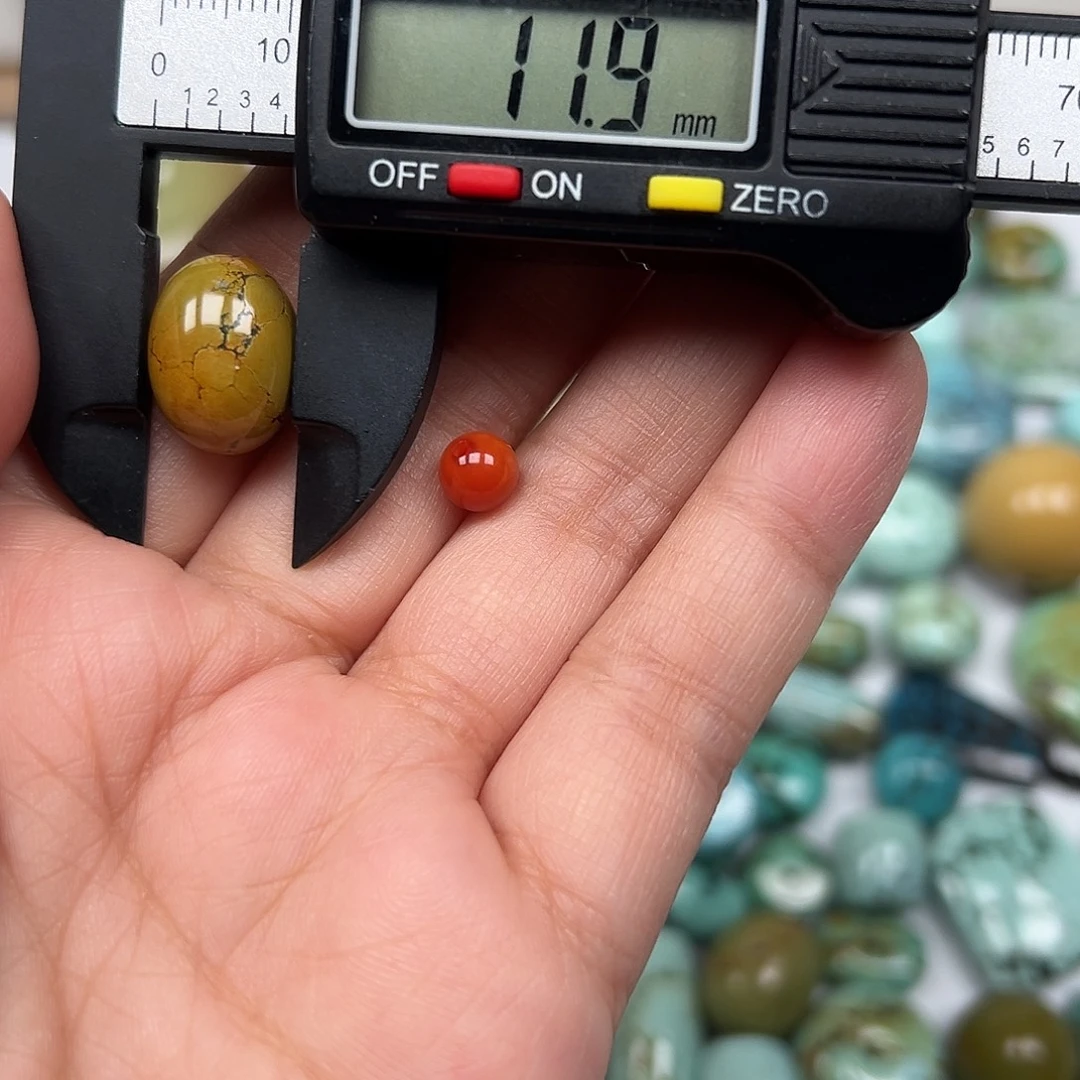 南红玛瑙未镶嵌珠宝奇石