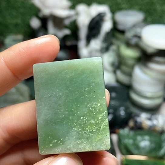 未镶嵌和田玉（糖玉）珠宝半成品