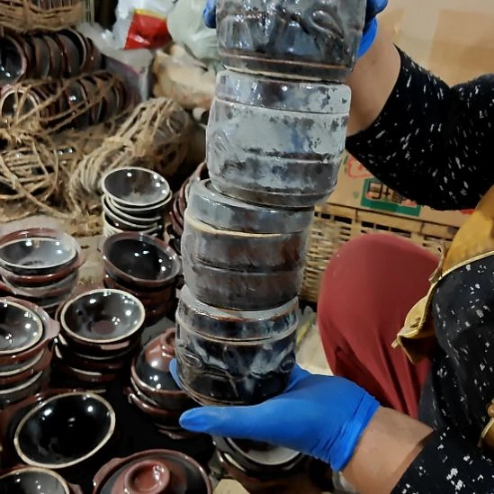 摆件盘子碗茶壶啥都有