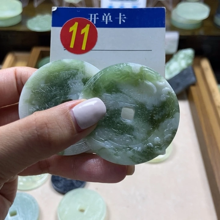 蛇纹石玉未镶嵌挂件萧*辰