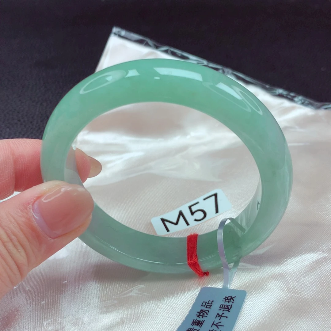 翡翠手镯未镶嵌手镯88