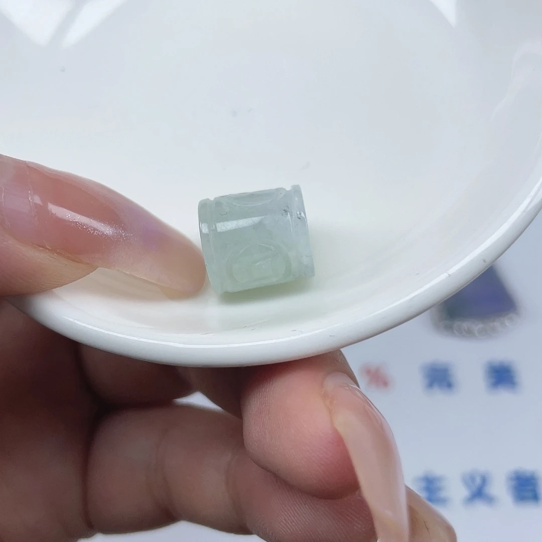 翡翠散珠卡12.5*11.5,1颗