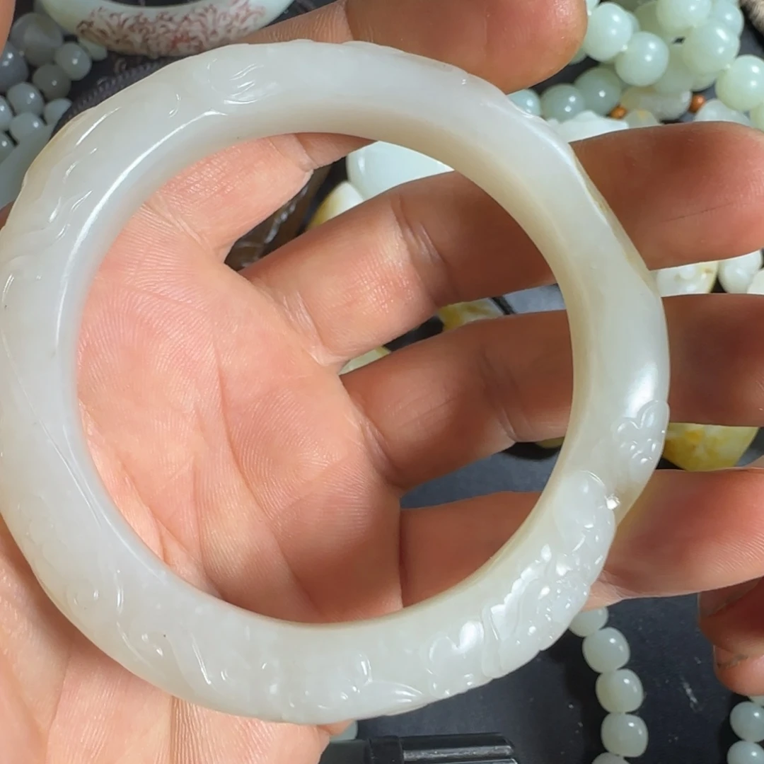 未镶嵌手链和田玉蓝*