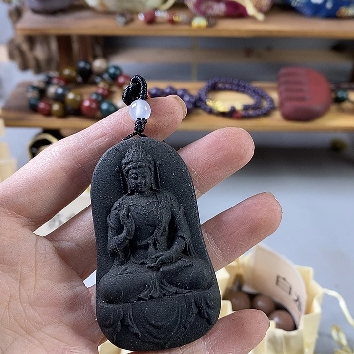 泥塑黑龙涎菩萨挂坠