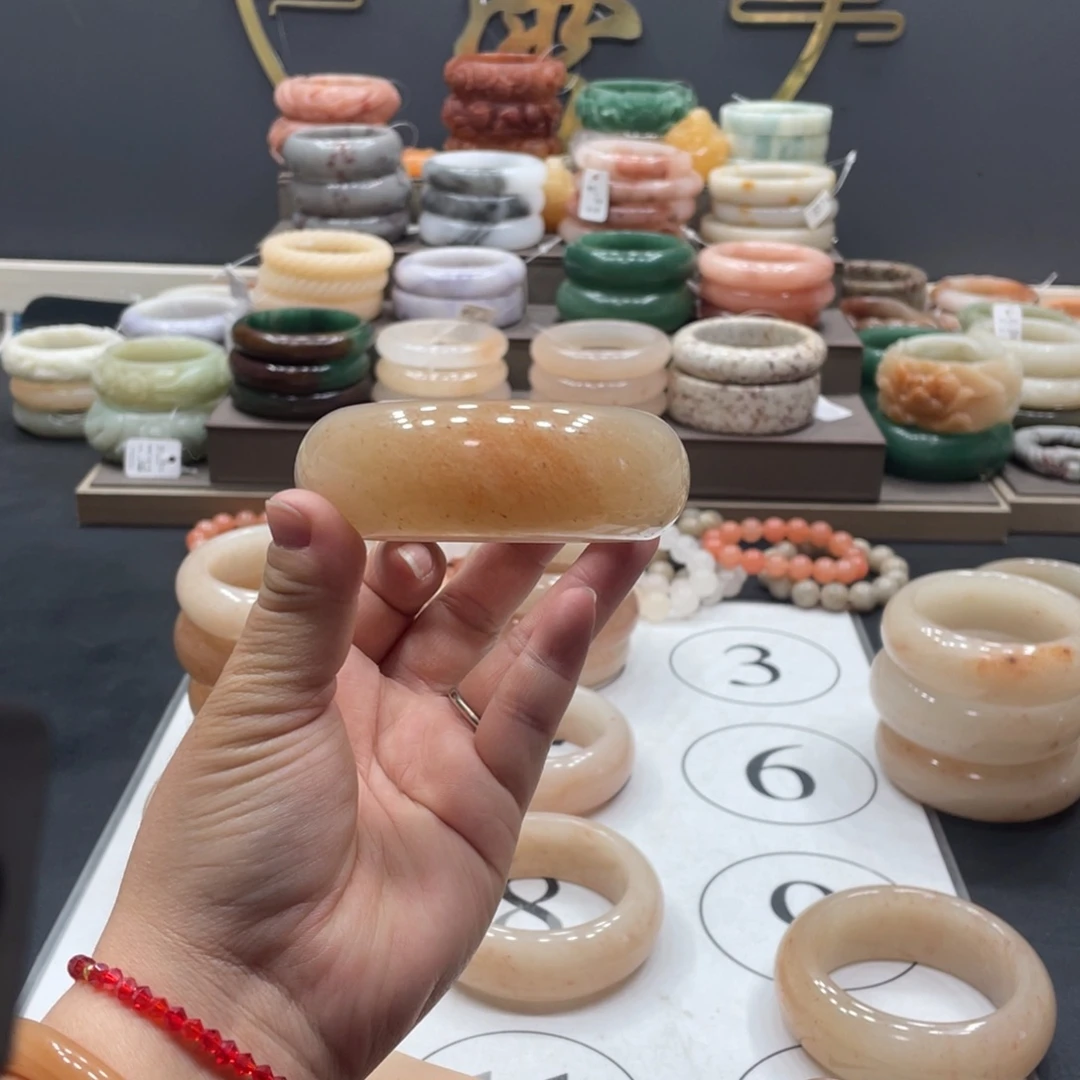 石英岩玉手镯未镶嵌仙*