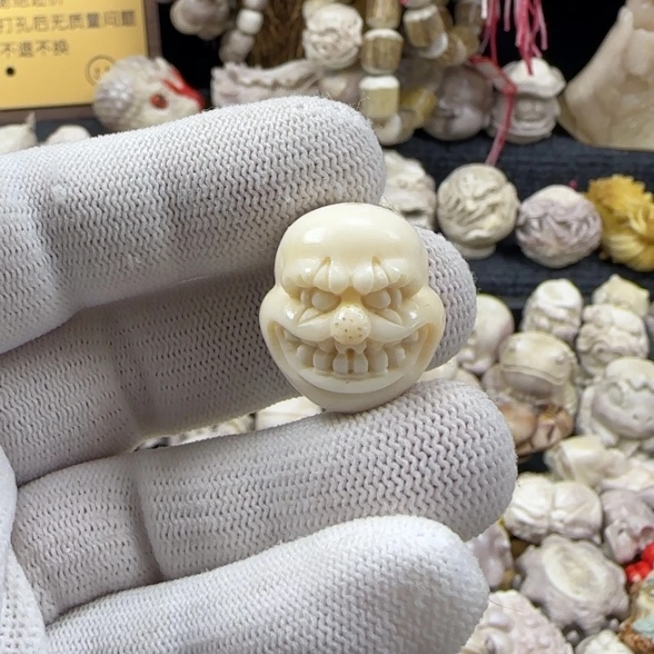 非金属配饰鹿角雕刻小丑