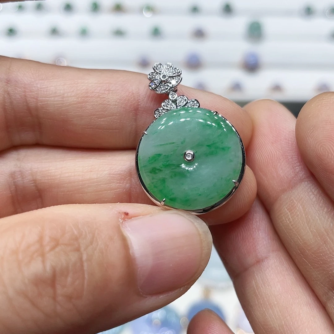 【闪购商品】翡翠18K金镶嵌吊坠(不含链)