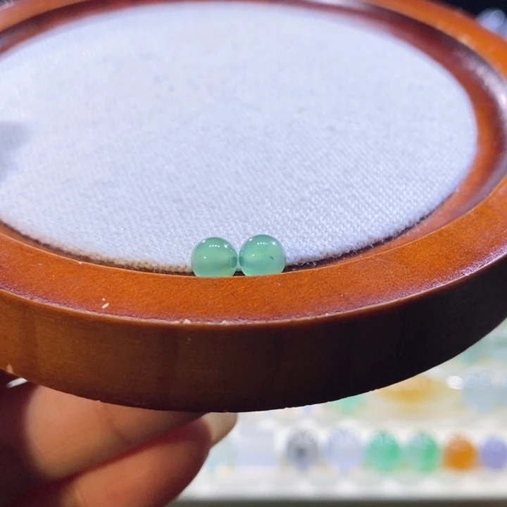 翡翠未镶嵌吊坠(不含链)翡翠冰绿珠（随机发一个）