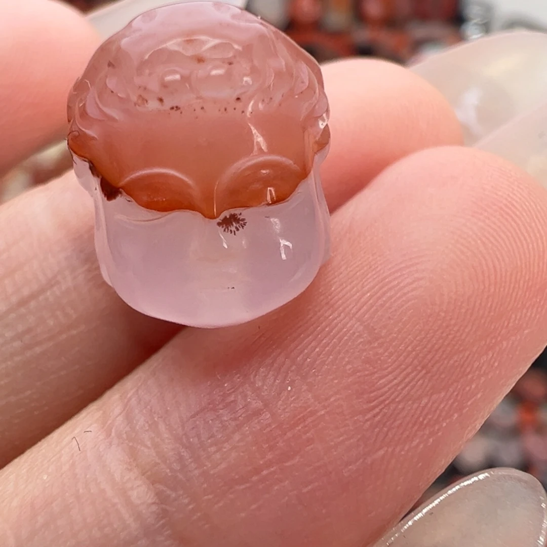 南红玛瑙未镶嵌颈饰观音头