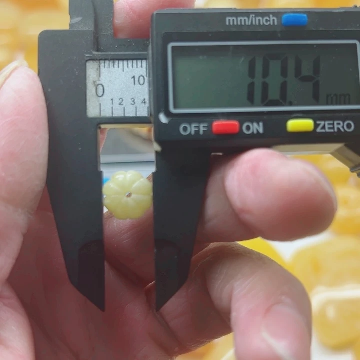 琥珀（矿物珀）未镶嵌裸石