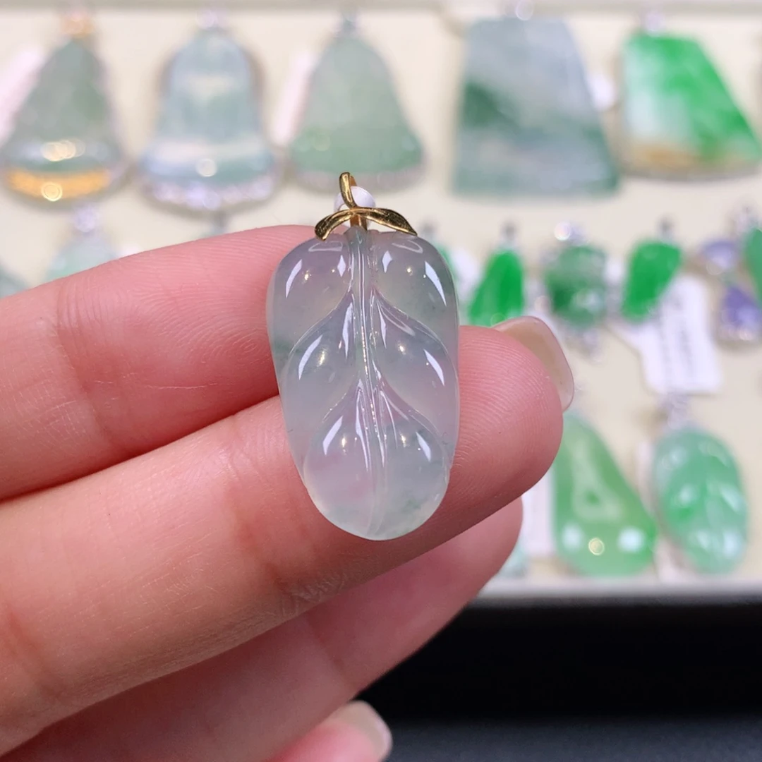 翡翠18K金镶嵌颈饰缅甸天然a货翡翠