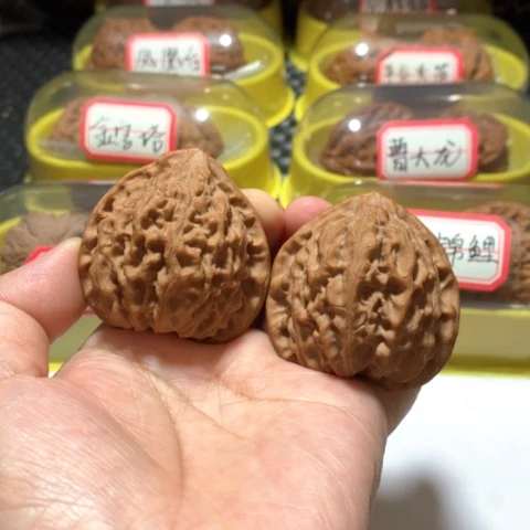 吊坠文玩核桃44金牛