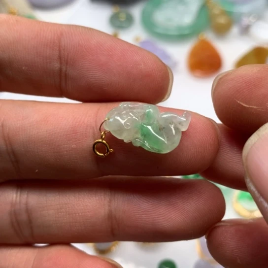 翡翠颈饰未镶嵌翡翠