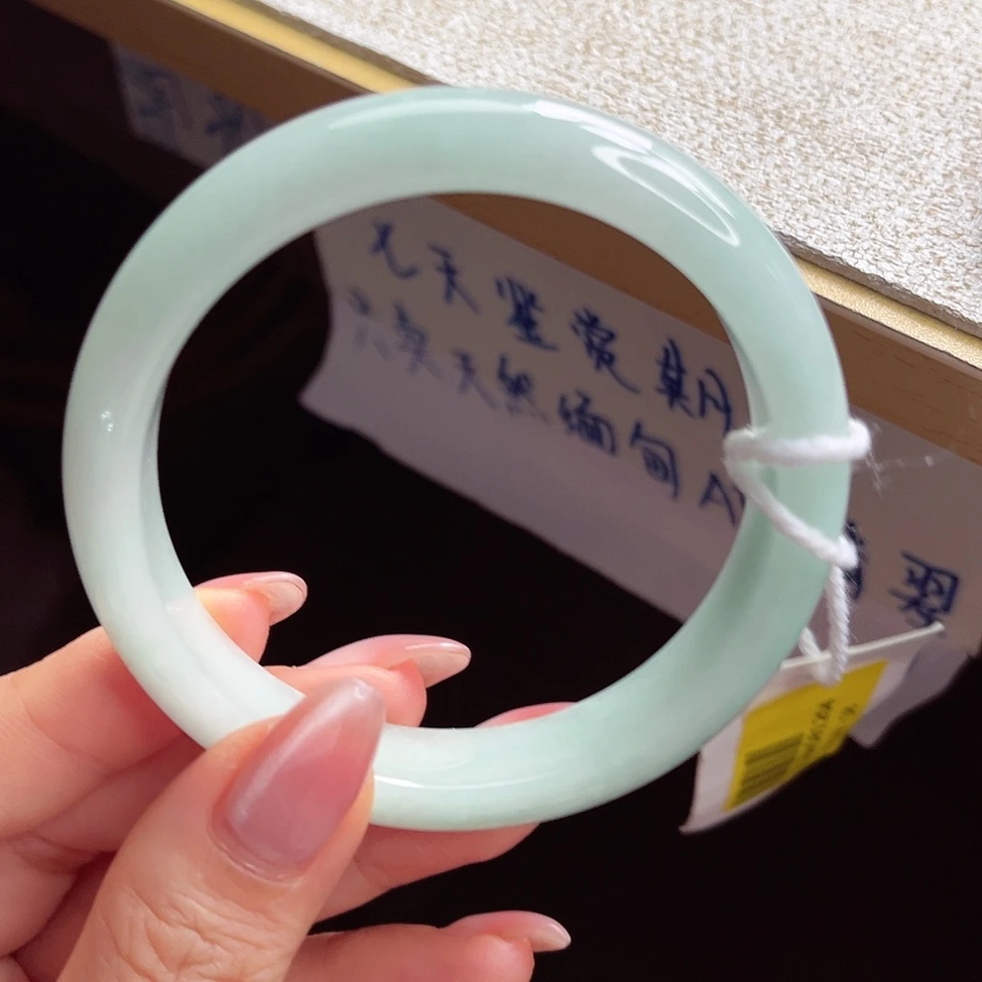 翡翠未镶嵌手镯手镯