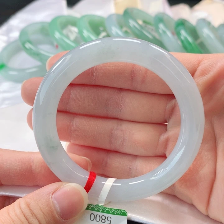 翡翠手镯未镶嵌缅甸A货翡翠手镯