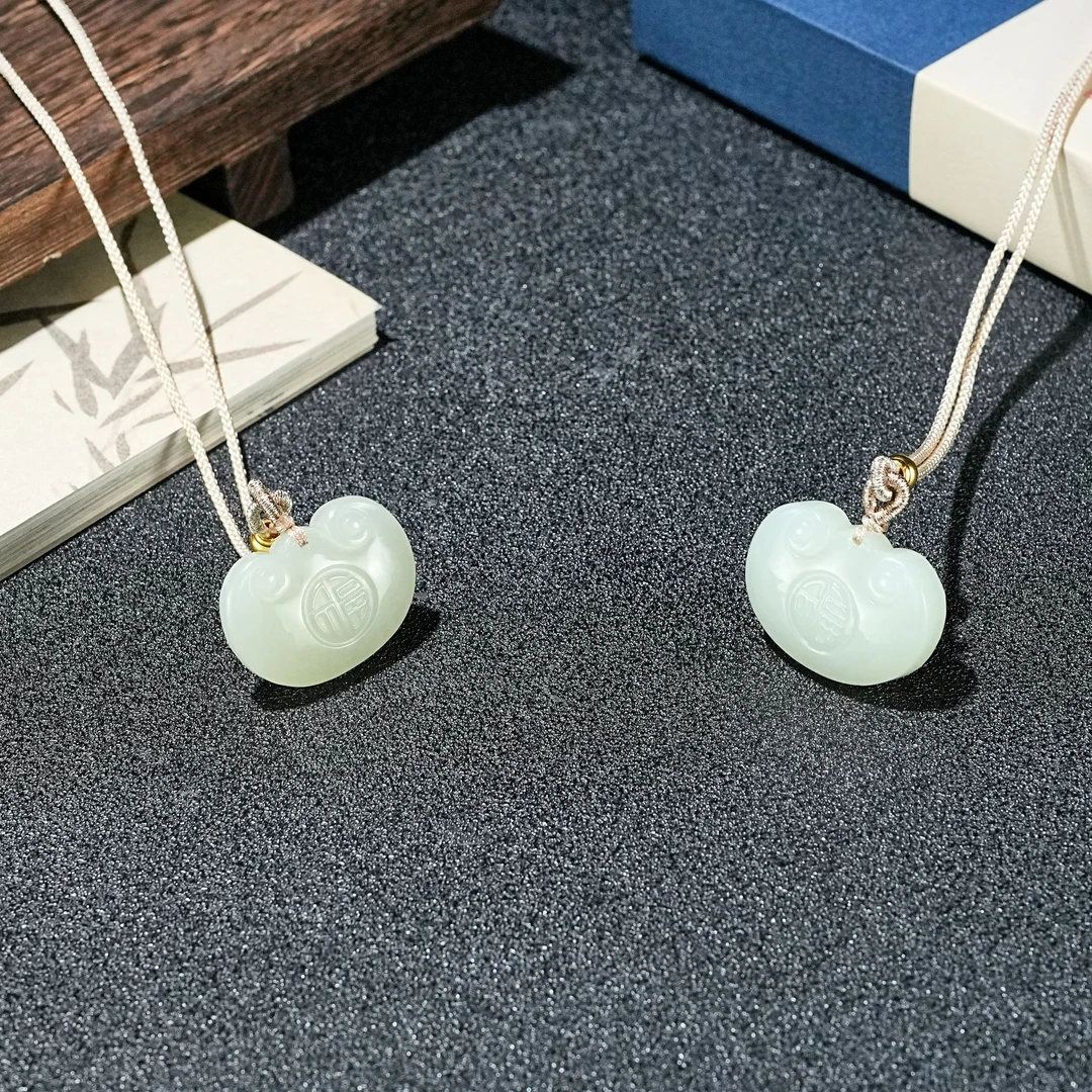 天然和田玉双面仿古件福字如意吊坠 多样性发一 YC2780070